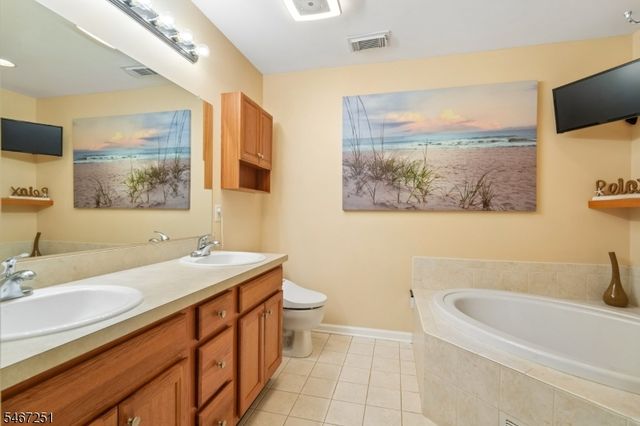 114 Mountainside Dr, Pompton Lakes Boro, NJ 07442