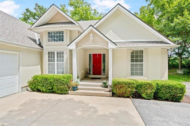 7411 S Arnett Road, Grain Valley, MO 64029