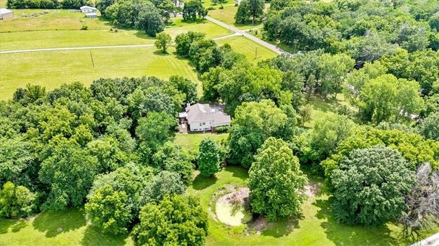 7411 S Arnett Road, Grain Valley, MO 64029