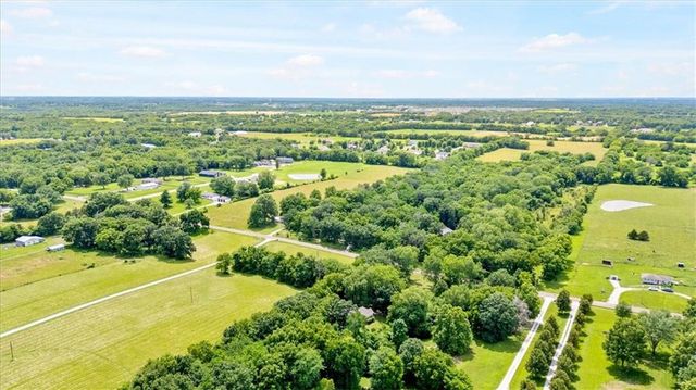 7411 S Arnett Road, Grain Valley, MO 64029
