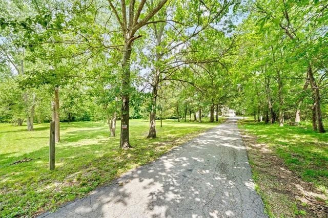 7411 S Arnett Road, Grain Valley, MO 64029