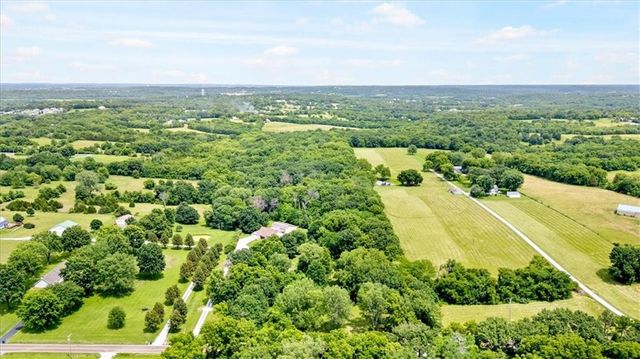 7411 S Arnett Road, Grain Valley, MO 64029