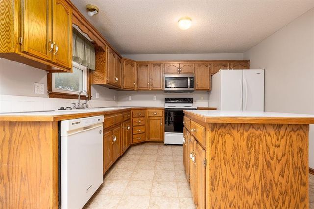 8631 NE 110th Street, Kansas City, MO 64157