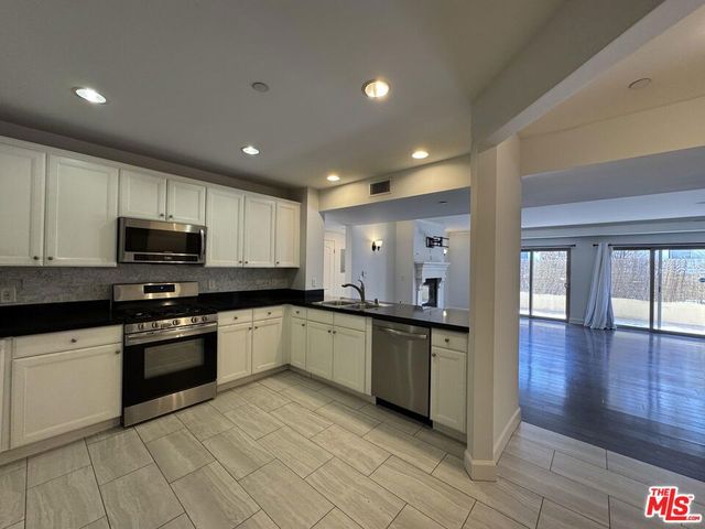 1522 Amherst Avenue 101, Los Angeles, CA 90025