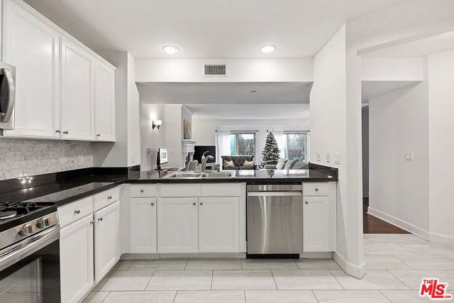 1522 Amherst Avenue 101, Los Angeles, CA 90025