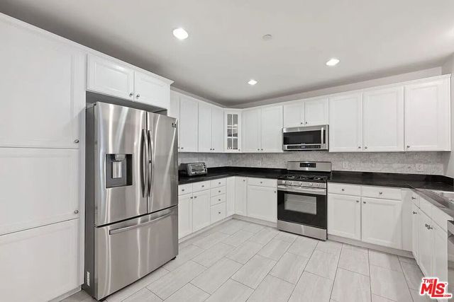 1522 Amherst Avenue 101, Los Angeles, CA 90025