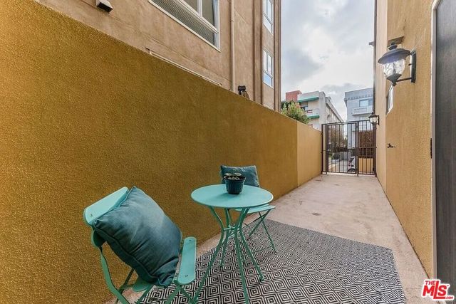 1522 Amherst Avenue 101, Los Angeles, CA 90025