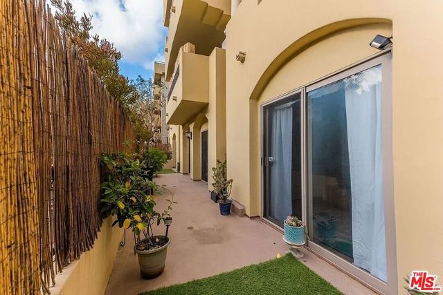 1522 Amherst Avenue 101, Los Angeles, CA 90025
