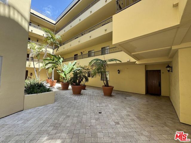 1522 Amherst Avenue 101, Los Angeles, CA 90025
