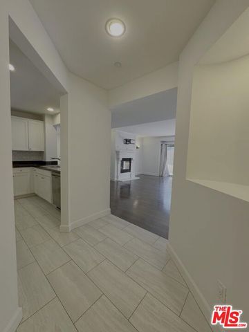 1522 Amherst Avenue 101, Los Angeles, CA 90025