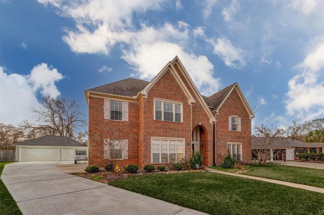 19 Wickham Court, Sugar Land, TX 77479