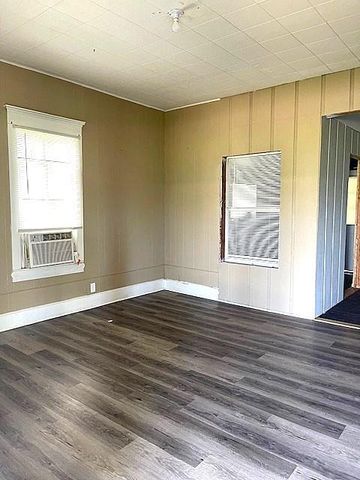 6211 Gresham Street, Wallis, TX 77485