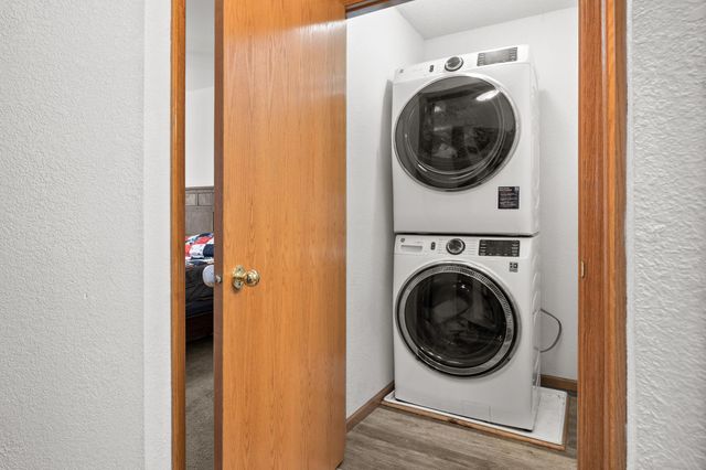 120 Morningside Drive NE, Hutchinson, MN 55350