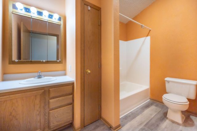 120 Morningside Drive NE, Hutchinson, MN 55350