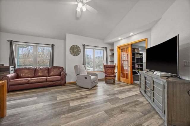 120 Morningside Drive NE, Hutchinson, MN 55350