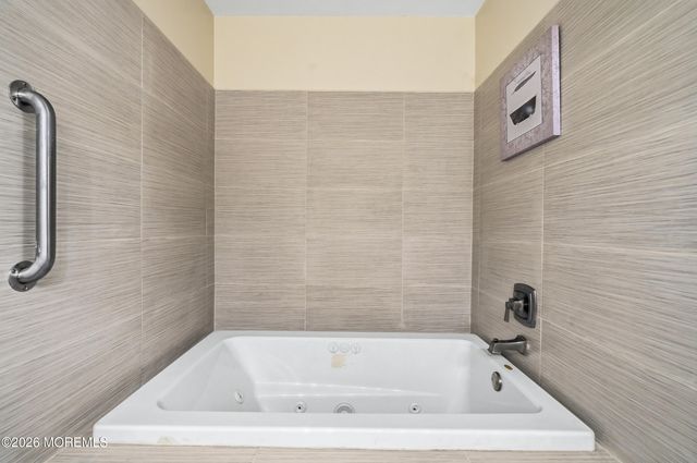 1C Cambridge Drive, Monroe, NJ 08831