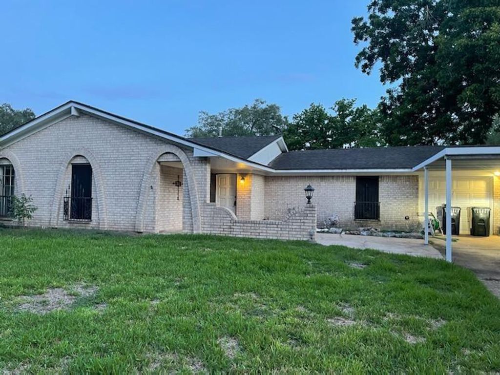 103 Bluebonnet Street, Sugar Land, TX 77478