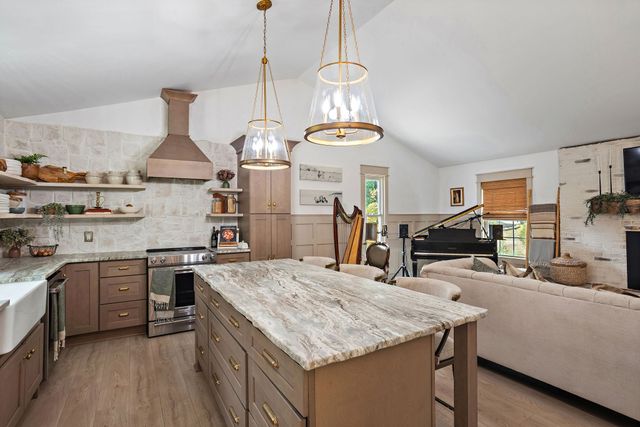 1017 Red Oak Dr, Greenbrier, TN 37073