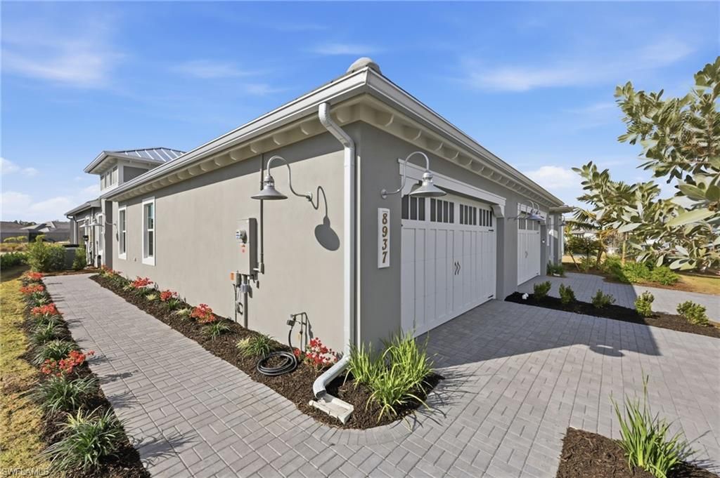 8937 Calypso CT, Naples, FL 34112
