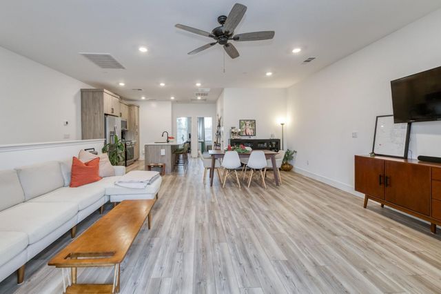 484 W Balsam Lane, Clovis, CA 93611