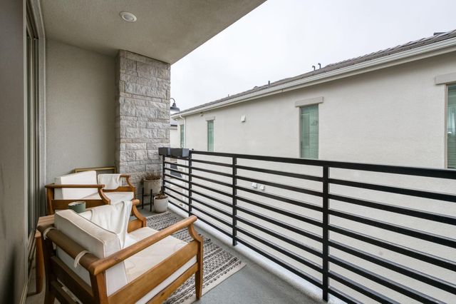 484 W Balsam Lane, Clovis, CA 93611