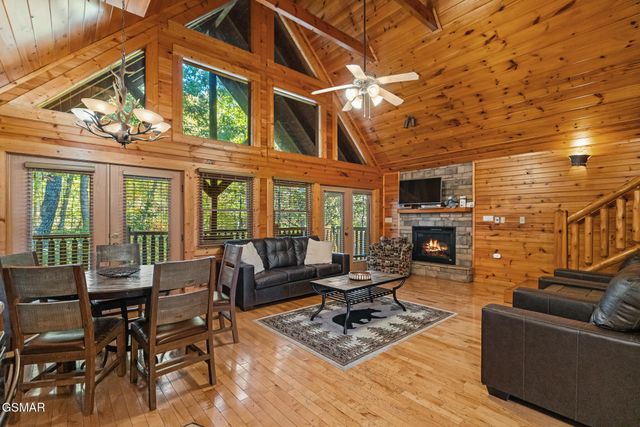 753 Glory Ridge Way, Gatlinburg, TN 37738