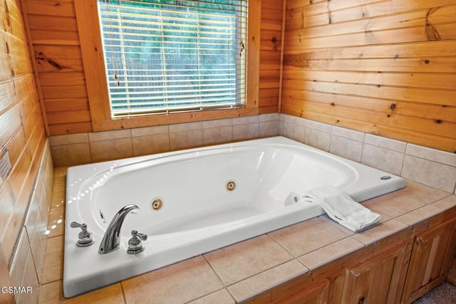 753 Glory Ridge Way, Gatlinburg, TN 37738