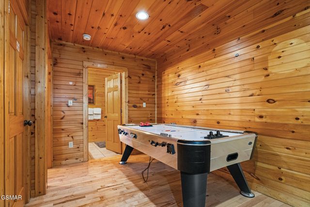 753 Glory Ridge Way, Gatlinburg, TN 37738