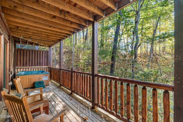 753 Glory Ridge Way, Gatlinburg, TN 37738