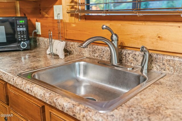 753 Glory Ridge Way, Gatlinburg, TN 37738