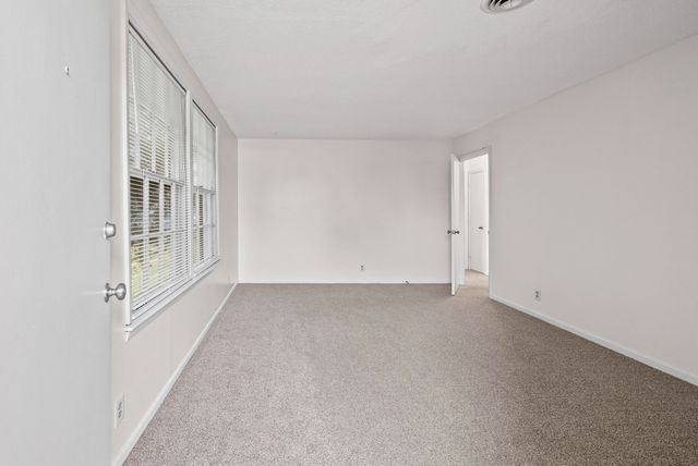 124 Tandy Dr Apt B, Clarksville, TN 37042