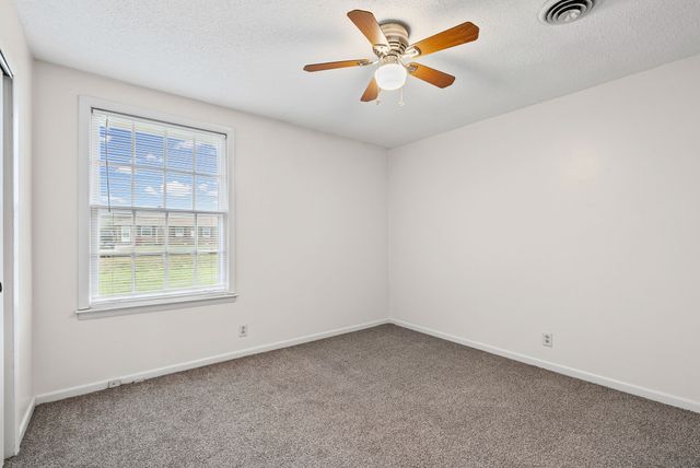 124 Tandy Dr Apt B, Clarksville, TN 37042