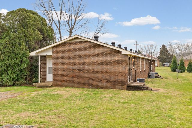 124 Tandy Dr Apt B, Clarksville, TN 37042