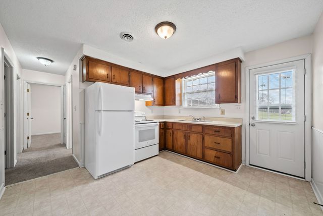 124 Tandy Dr Apt B, Clarksville, TN 37042