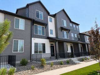 812 W IVYWELL LN #212, North Salt Lake, UT 84054