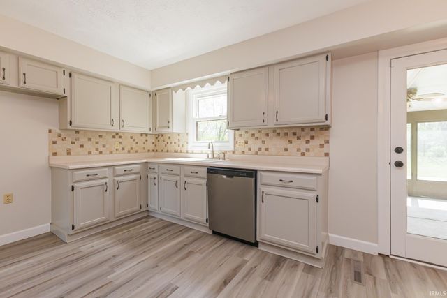 10810 N State Road 67, Albany, IN 47320