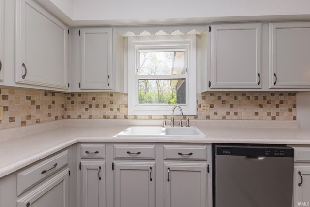 10810 N State Road 67, Albany, IN 47320