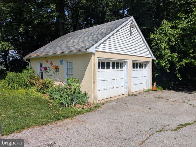 121 E FRIENDSHIP CHURCH RD, Coatesville, PA 19320