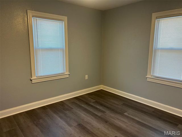 1210 3rd Avenue, Belleville, IL 62220