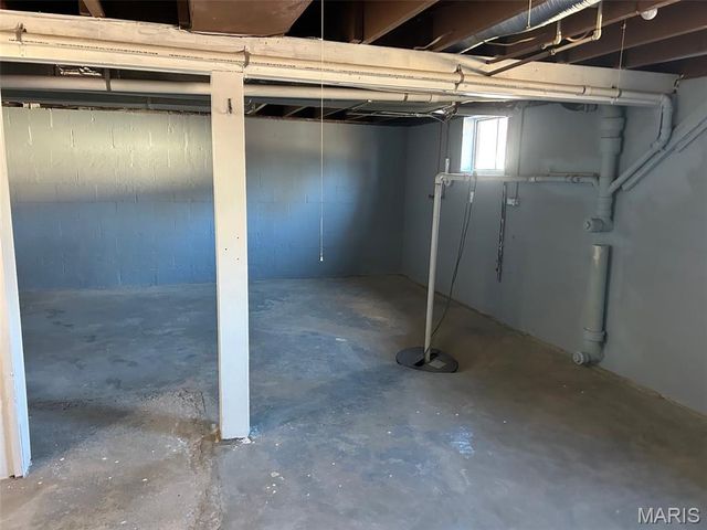 1210 3rd Avenue, Belleville, IL 62220