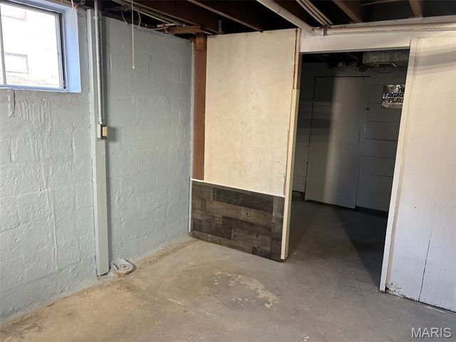 1210 3rd Avenue, Belleville, IL 62220