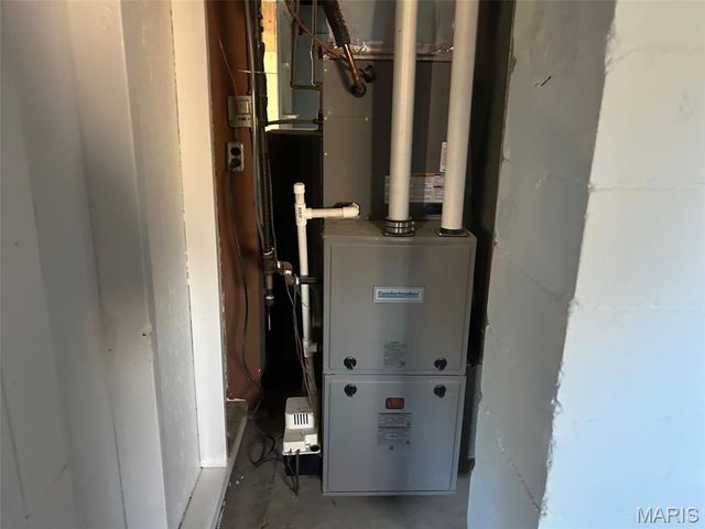 1210 3rd Avenue, Belleville, IL 62220