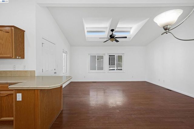 1200 W Winton Ave, Hayward, CA 94545