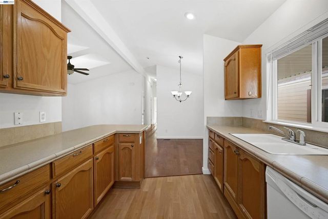 1200 W Winton Ave, Hayward, CA 94545