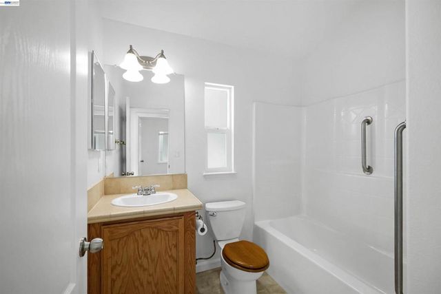 1200 W Winton Ave, Hayward, CA 94545