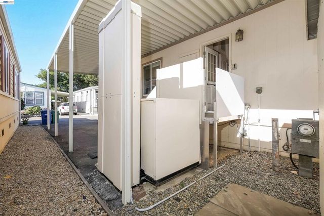 1200 W Winton Ave, Hayward, CA 94545