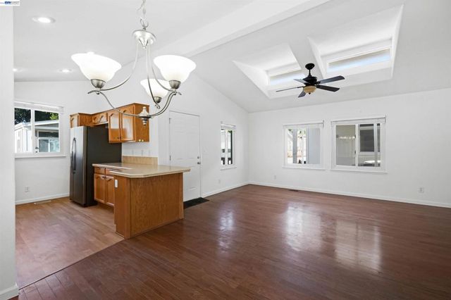 1200 W Winton Ave, Hayward, CA 94545