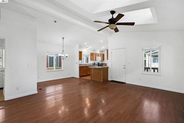 1200 W Winton Ave, Hayward, CA 94545