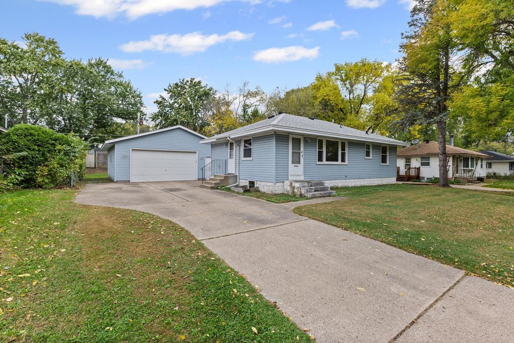 10964 Magnolia Street NW, Coon Rapids, MN 55448