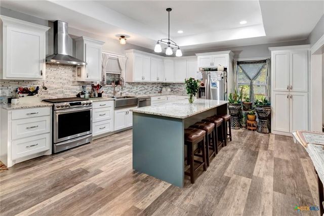 411 S Washington Street, El Campo, TX 77437